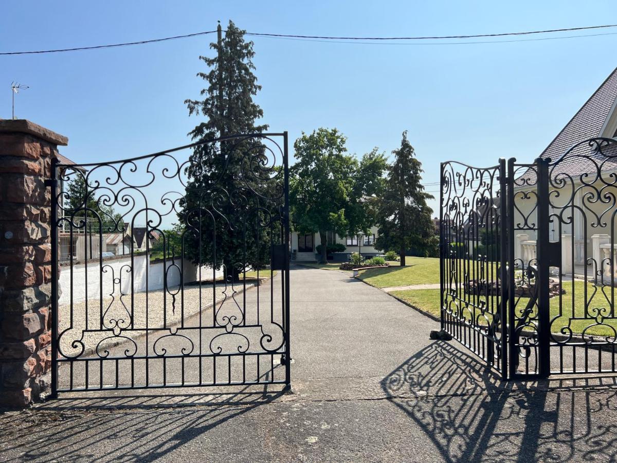 Bonne Idee - Suite Georges - Meuble De Tourisme 4 Etoiles Châtenois Exterior photo